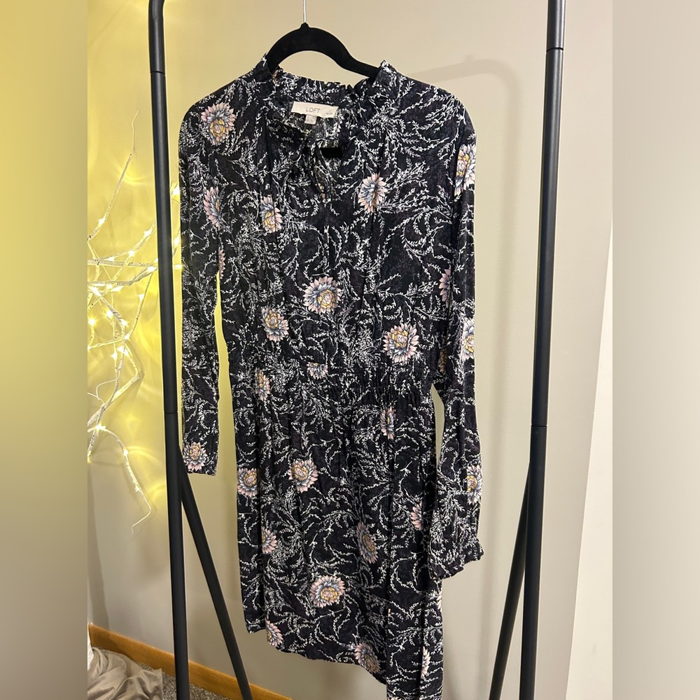 Loft. Petite Small. Floral Long Sleeve Dress